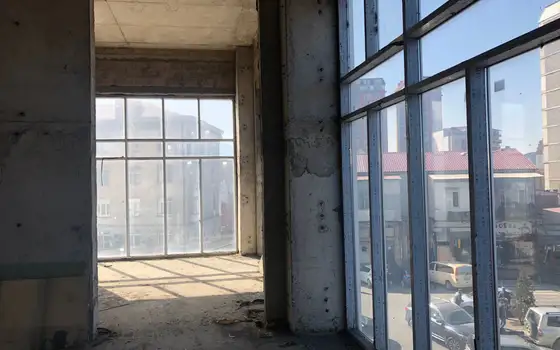 Коммерческая площадь в центре города в бизнес центре в Батуми плаза.