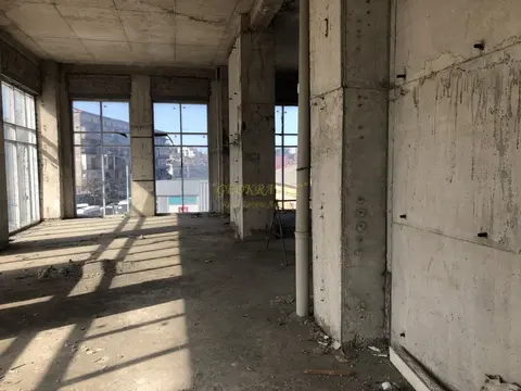 Коммерческая площадь в центре города в бизнес центре в Батуми плаза.