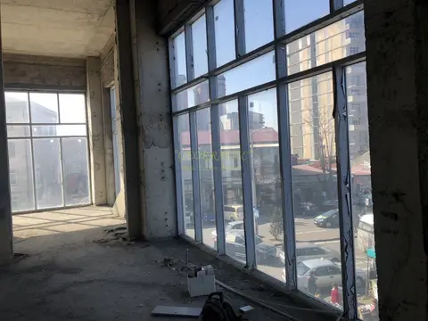 Коммерческая площадь в центре города в бизнес центре в Батуми плаза.