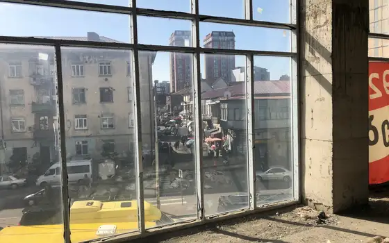 Коммерческая площадь в центре города в бизнес центре в Батуми плаза.