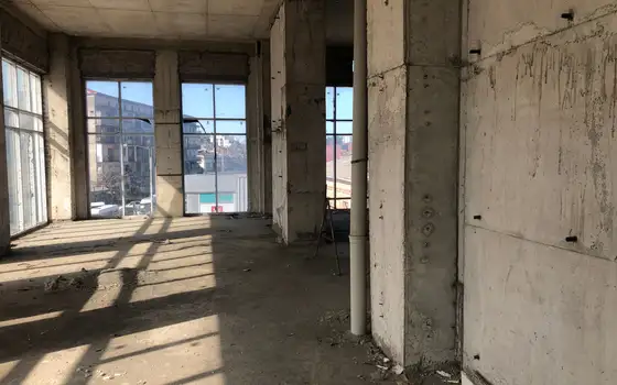 Коммерческая площадь в центре города в бизнес центре в Батуми плаза.