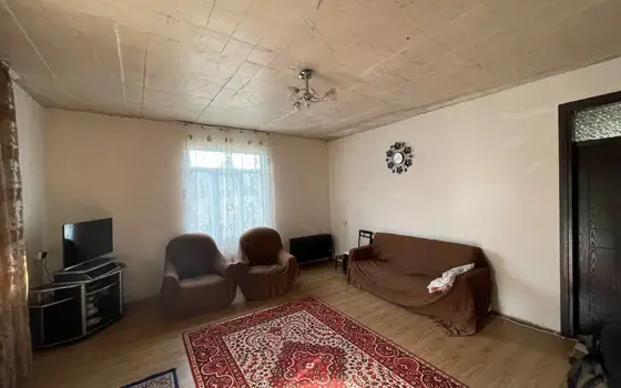 Двухэтажный дом возле Батуми с прекрасным видом на горы и город.