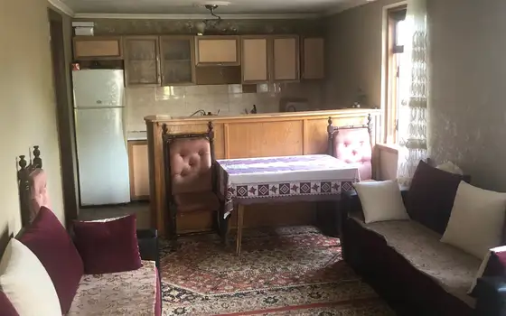 Продается частный дом в тихом районе с видом на горы в Хелвачаурском муниципалитете.