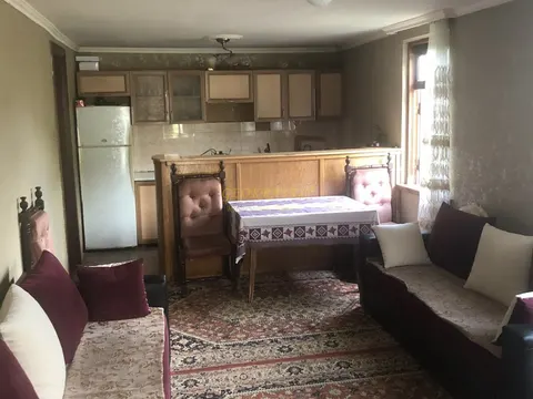 Продается частный дом в тихом районе с видом на горы в Хелвачаурском муниципалитете.