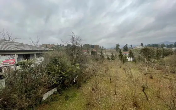 Частный дом в Чакви, в километре от моря, с прекрасным видом на горы.