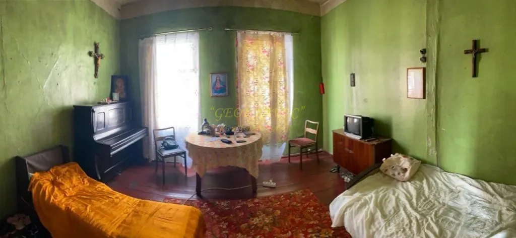 Четырехкомнатная квартира в исторической части города у площади Пьяцца.