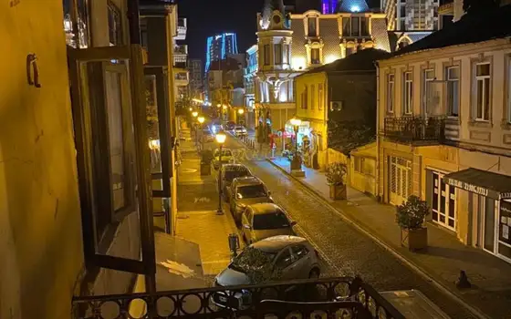Четырехкомнатная квартира в исторической части города у площади Пьяцца.