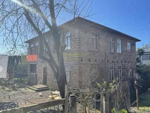 Продаётся частный дом с мандариновым садом в поселке Чакви, в1,5 км от моря. - изображение 1