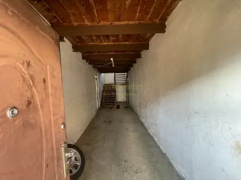Продаётся частный дом с мандариновым садом в поселке Чакви, в1,5 км от моря.