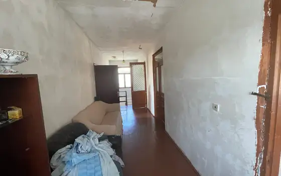 Продаётся частный дом с мандариновым садом в поселке Чакви, в1,5 км от моря.