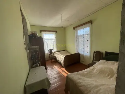 Продаётся частный дом с мандариновым садом в поселке Чакви, в1,5 км от моря.