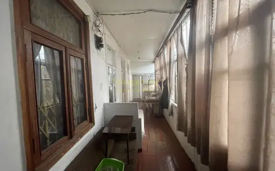 7 комнатная квартира в исторической части города Батуми. Выгодно под коммерческой деятельности.