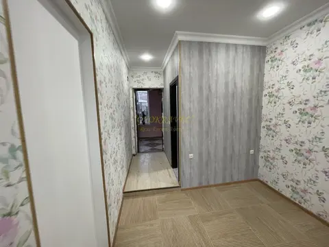 Продается два комната в старом Батуми на втором этаже.