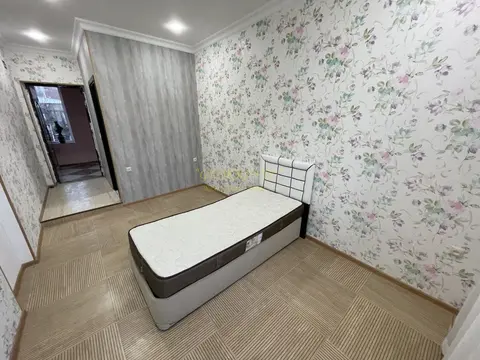 Продается два комната в старом Батуми на втором этаже.