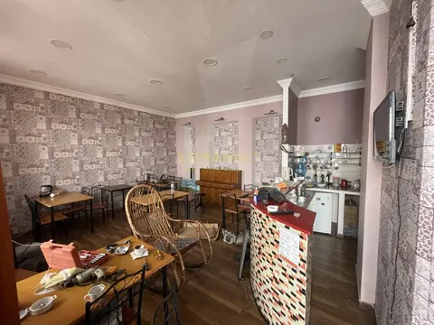 Коммерческая площадь в старом Батуми на первом этаже.