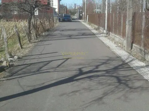Земельный участок на продажу в тихом районе.