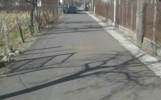 Земельный участок на продажу в тихом районе.