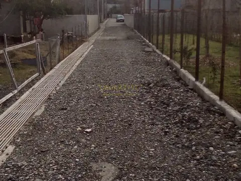 Земельный участок на продажу в тихом районе.