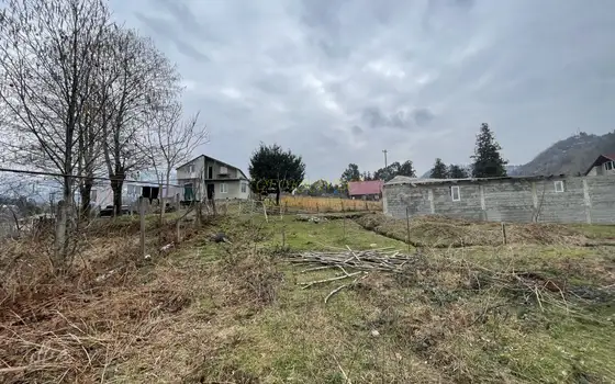 Земельный участок на центральной дороге в Ахалшени.