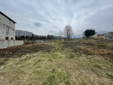 Земельный участок на центральной дороге в Ахалшени.