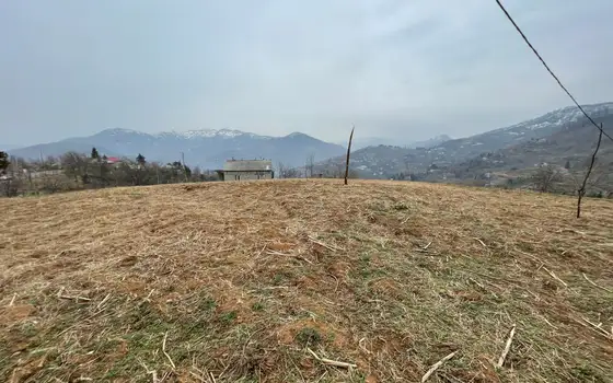 На продаже участок в 15 км-ах от города Батуми и от побережья Черного моря прекрасным видом на горные пейзажи.
