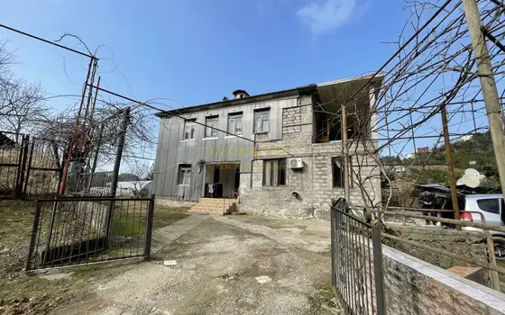 Собственный дом гостиничного типа в тихом и спокойном месте в Гантиади. Выгодно для инвестиции. - სურათი 1