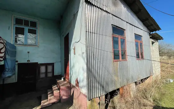 Частный дом с земельным участком от побережья черного моря 80 метрах.