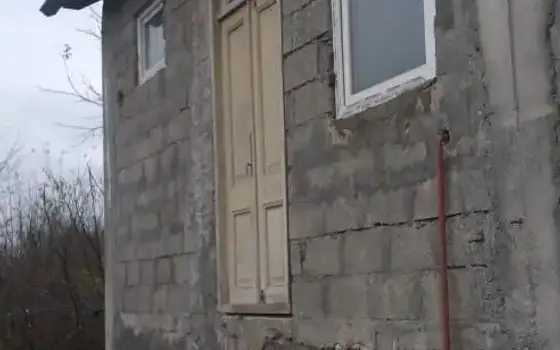 Продается частный дом с земельным участком в Натанеби.