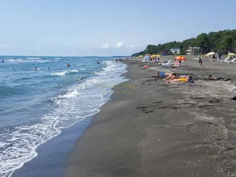 Участок на продаже в 300 метрах от моря в Капровани.