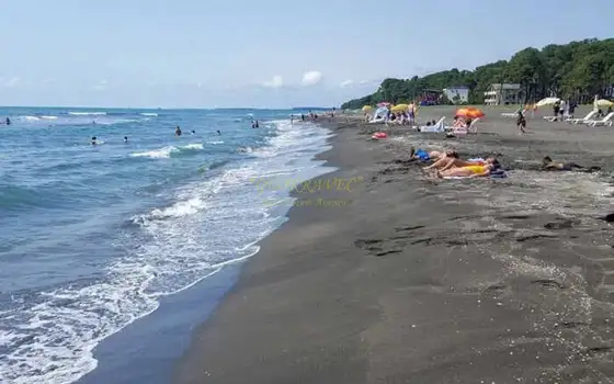 Участок на продаже в 300 метрах от моря в Капровани.