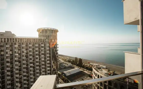 Квартира с ремонтом у моря в гостиничном комплексе "Orbi Sea Tower".