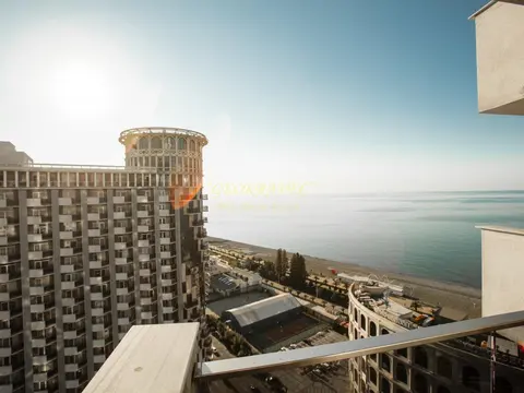 Квартира с ремонтом у моря в гостиничном комплексе "Orbi Sea Tower".