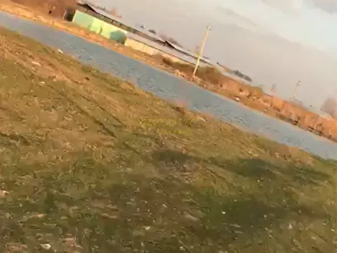 Продается земельный участок срочно с озером.