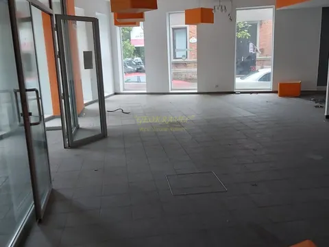 Сдается в аренду коммерческое помещение в центре старого Батуми.