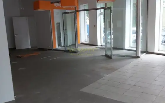 Сдается в аренду коммерческое помещение в центре старого Батуми.