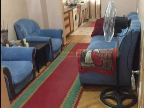 Продается квартира на первом этаже, можно использовать как коммерческое помещение.