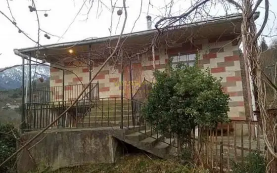 Продается частный дом в 5 км от набережной.