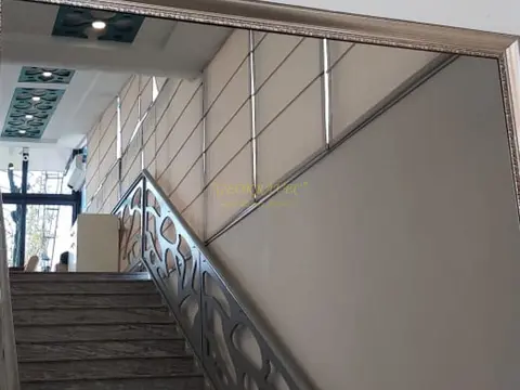 Продается многофункциональный торговый центр.