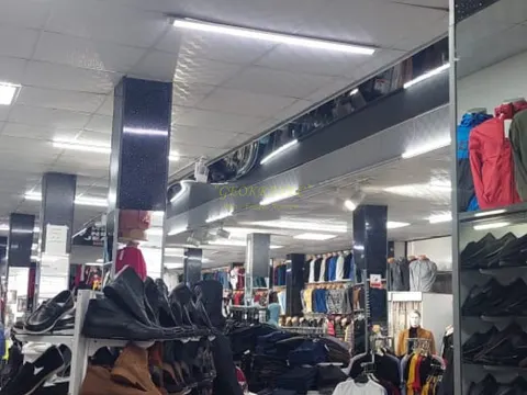 Продается многофункциональный торговый центр.