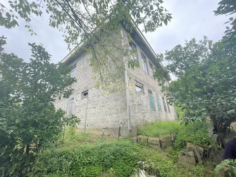 Продается частный дом с мандариновым садом и с видом на море в Чакви.