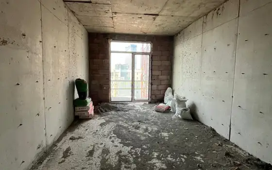 Продается двухкомнатная квартира возле нового футбольного стадиона в Батуми.