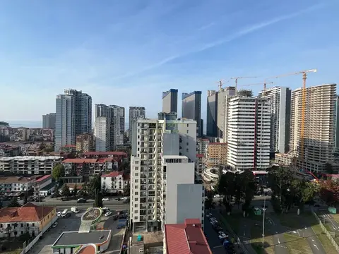 Продается двухкомнатная квартира возле нового футбольного стадиона в Батуми.