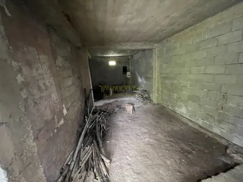 Продается частный дом на берегу реки.