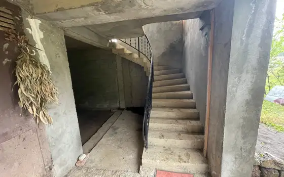 Продается частный дом на берегу реки.