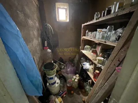 Продается частный дом в тихом и спокойном месте с видом на горы.