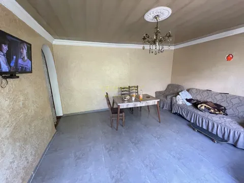 Продается частный дом в тихом и спокойном месте с видом на горы.