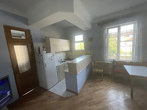 Продается частный дом с коммерческими помещениями. Грузия Батуми