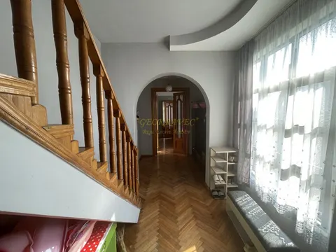 Продается частный дом с коммерческими помещениями. Грузия Батуми