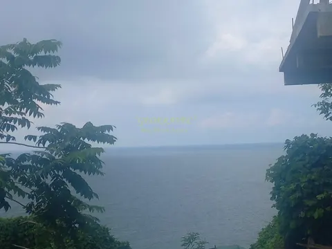 Продажа коттеджа в курортной зоне, недалеко от моря, с прекрасным видом на горы и море