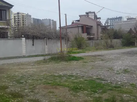 Продажа земельного участка рядом с новым бульваром и морем